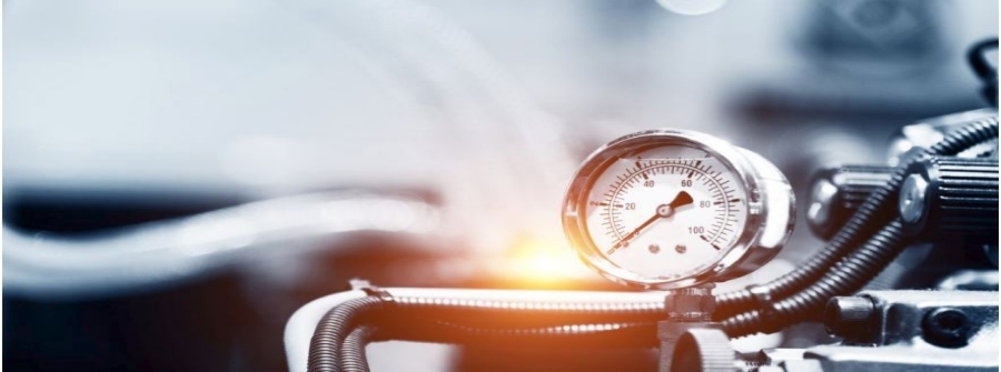 Pressure gauge on Hydraulic equipment